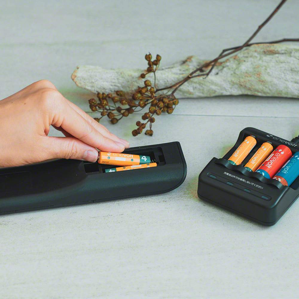 【送料無料】 ニッケル水素充電池 enevolt (エネボルト) 単4形 950mAh 4本セット