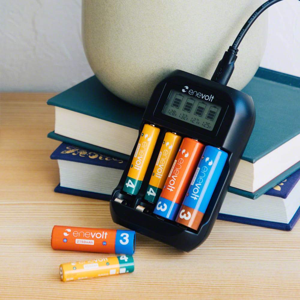 Nickel-metal hydride rechargeable battery USB charger for 4 AA and AAA batteries with display 